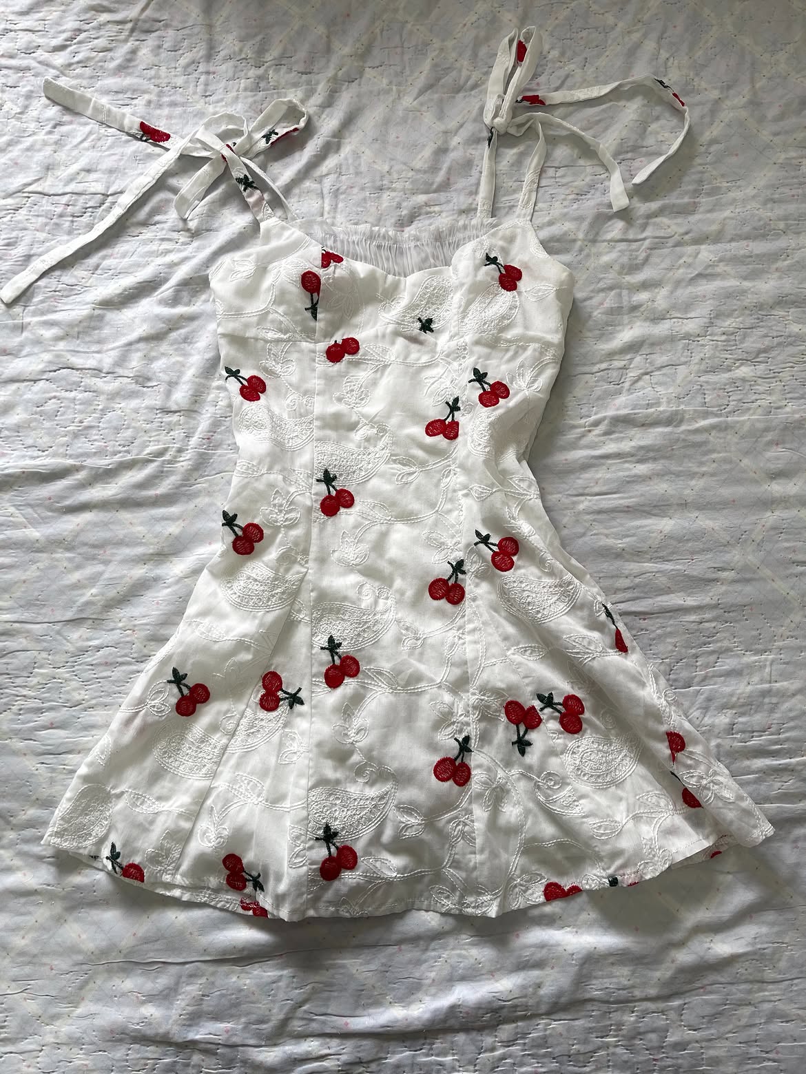 Vestido Branco Cereja P/M